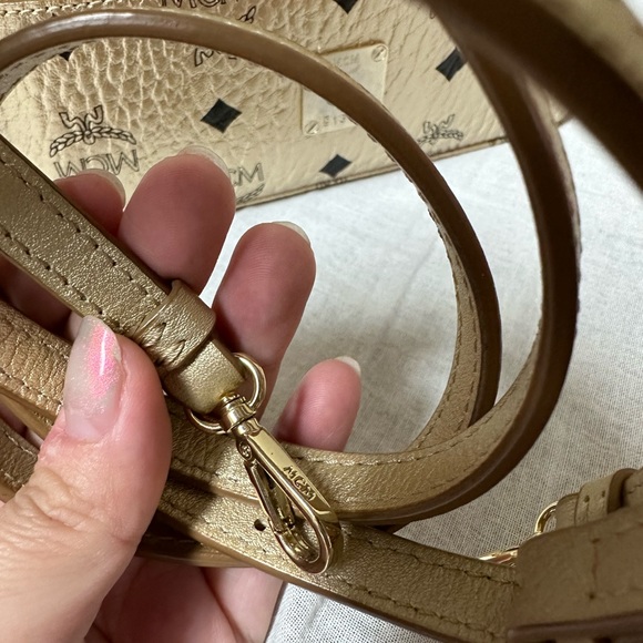 MCM Rockstar Vanity Case in Visetos - Picture 6 of 8